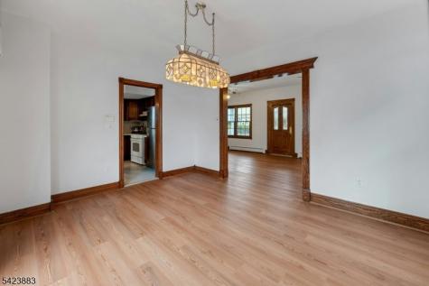 611 5TH Avenue Lyndhurst NJ 07071