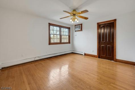 611 5TH Avenue Lyndhurst NJ 07071