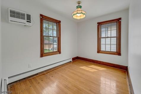 611 5TH Avenue Lyndhurst NJ 07071