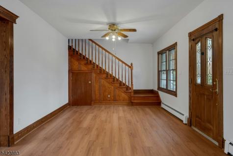 611 5TH Avenue Lyndhurst NJ 07071