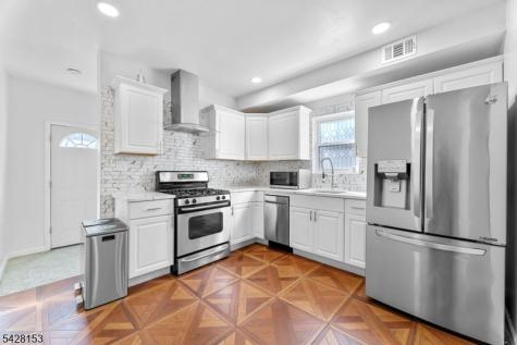 37 Emmet Street Newark NJ 07114