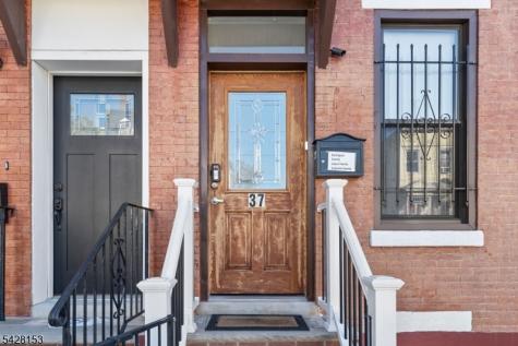 37 Emmet Street Newark NJ 07114