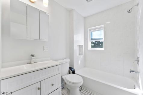 37 Emmet Street Newark NJ 07114