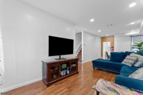 37 Emmet Street Newark NJ 07114