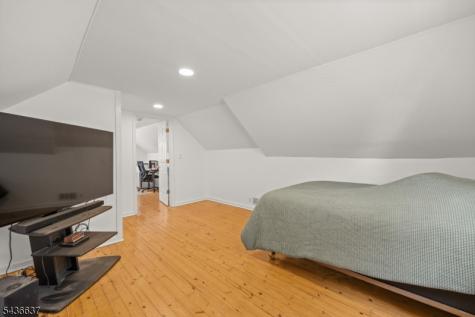 166 Beverly Hill Road Clifton NJ 07012
