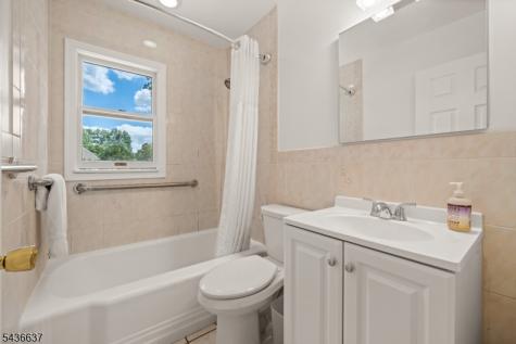 166 Beverly Hill Road Clifton NJ 07012