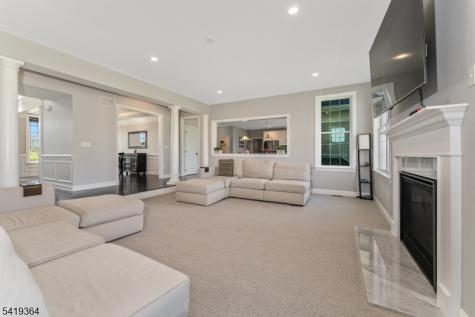 1 Belmont Court Alexandria NJ 08867