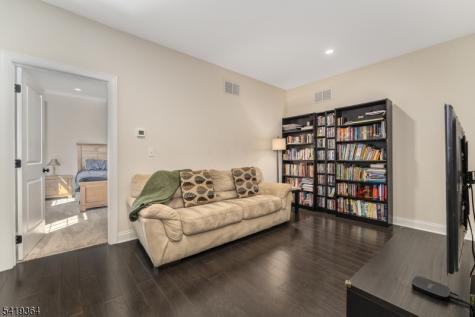1 Belmont Court Alexandria NJ 08867