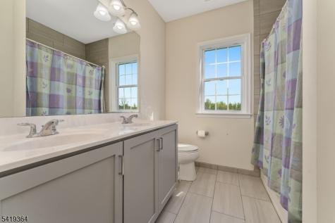1 Belmont Court Alexandria NJ 08867