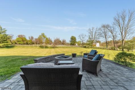 1 Belmont Court Alexandria NJ 08867