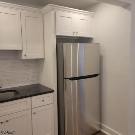133 W 3rd Avenue Roselle NJ 07203