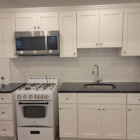 133 W 3rd Avenue Roselle NJ 07203