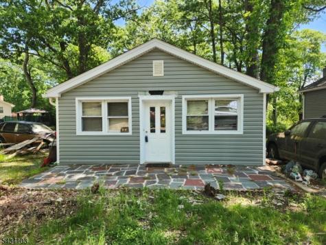 13 E Madison Trail Hopatcong NJ 07843