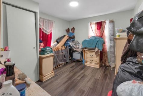 422 Schiller Street Elizabeth NJ 07206