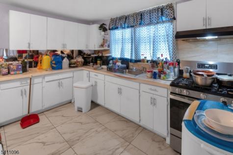422 Schiller Street Elizabeth NJ 07206