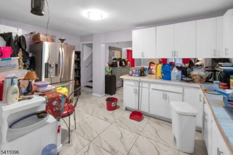 422 Schiller Street Elizabeth NJ 07206