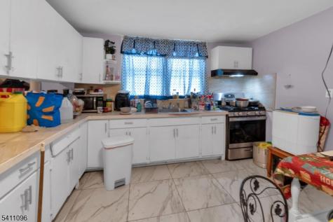 422 Schiller Street Elizabeth NJ 07206