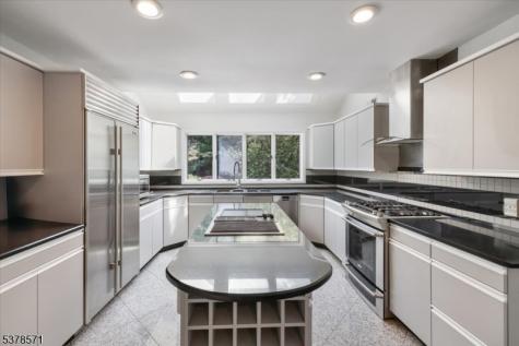215 Eileen Drive Cedar Grove NJ 07009