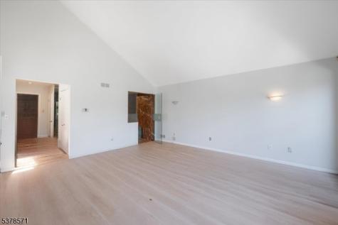215 Eileen Drive Cedar Grove NJ 07009