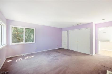 215 Eileen Drive Cedar Grove NJ 07009