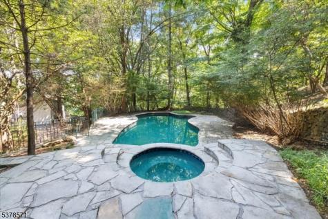 215 Eileen Drive Cedar Grove NJ 07009