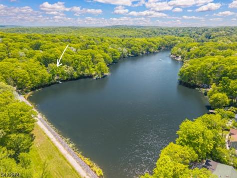 361 E Lakeshore Drive Vernon NJ 07422
