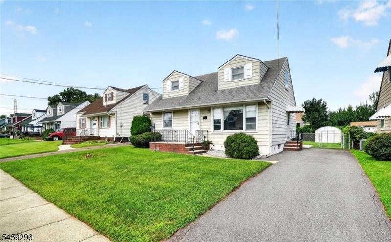 68 Oak Street Carteret NJ 07008