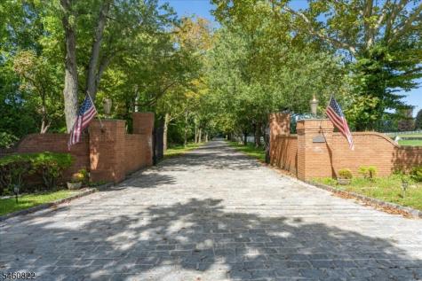 70 Sutton Road Tewksbury NJ 08833