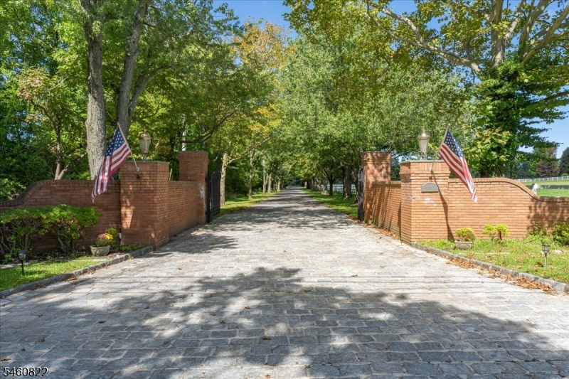 70 Sutton Road Tewksbury NJ 08833