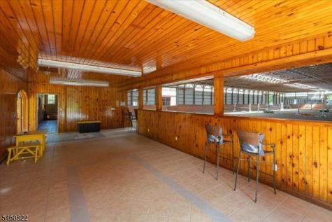 70 Sutton Road Tewksbury NJ 08833