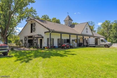 70 Sutton Road Tewksbury NJ 08833