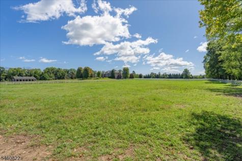 70 Sutton Road Tewksbury NJ 08833