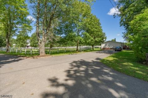 70 Sutton Road Tewksbury NJ 08833