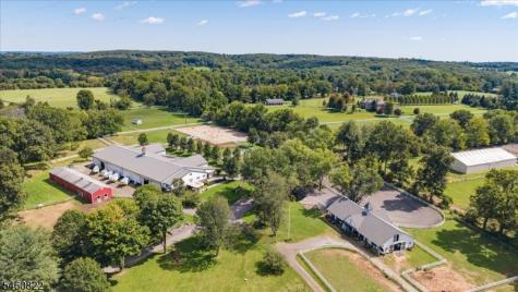 70 Sutton Road Tewksbury NJ 08833