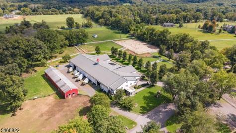 70 Sutton Road Tewksbury NJ 08833