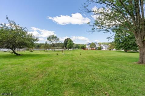 70 Sutton Road Tewksbury NJ 08833