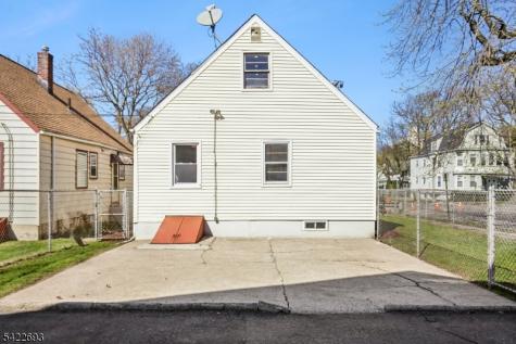 43 Rhode Island Avenue East Orange NJ 07018