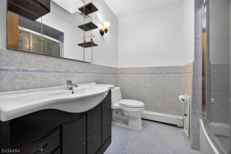 3 Nice Place Hopatcong NJ 07843