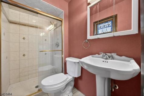 3 Nice Place Hopatcong NJ 07843
