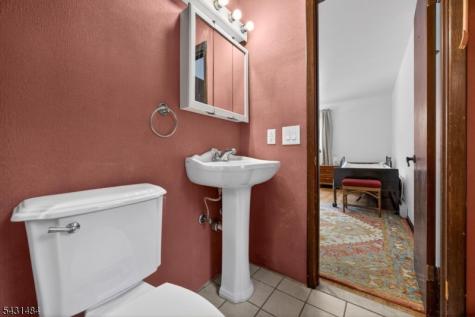 3 Nice Place Hopatcong NJ 07843