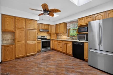 3 Nice Place Hopatcong NJ 07843