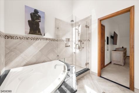 36 Kingsridge Road Kingwood NJ 08825