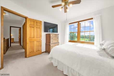 36 Kingsridge Road Kingwood NJ 08825