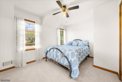 36 Kingsridge Road Kingwood NJ 08825