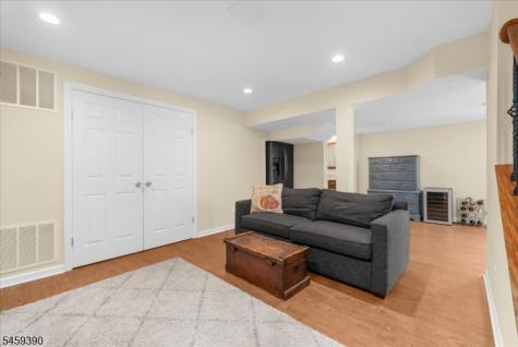 36 Kingsridge Road Kingwood NJ 08825