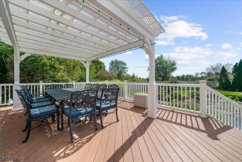 36 Kingsridge Road Kingwood NJ 08825