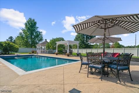 36 Kingsridge Road Kingwood NJ 08825