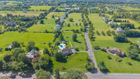 36 Kingsridge Road Kingwood NJ 08825