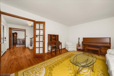 36 Kingsridge Road Kingwood NJ 08825
