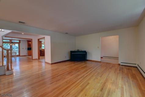 34 Knoll Road Wayne NJ 07470
